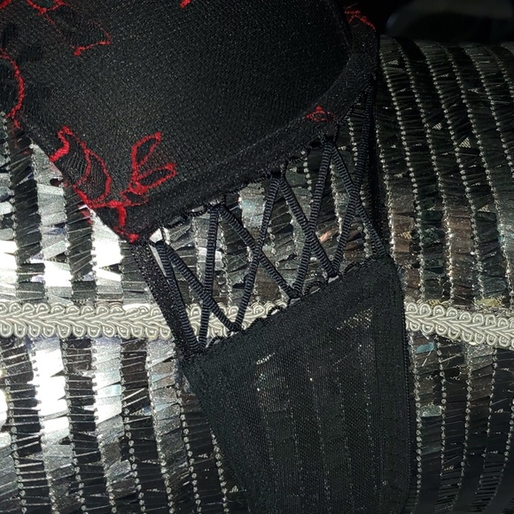 La Senza Hello Sugar 32C Push-up Bra Black & Red Floral Lace Gothic Style - Picture 8 of 10